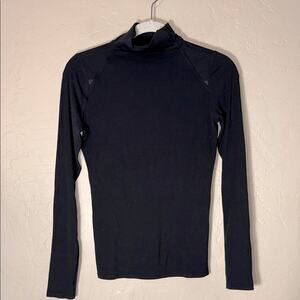 Lululemon black turtleneck long sleeve mesh detail top size 4